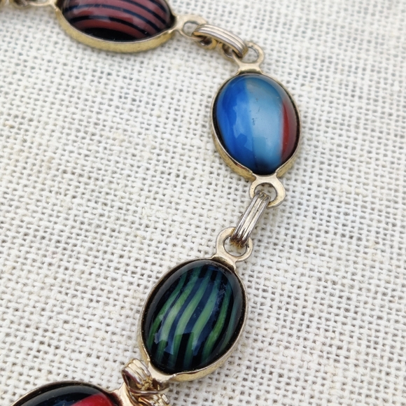 Vintage art glass scarabs bracelet - Picture 6 of 9